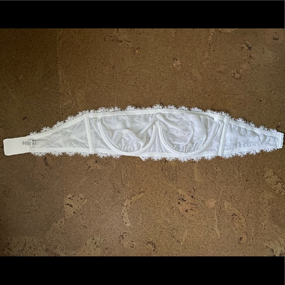 Lace Strapless Bra - Picture 3 of 3